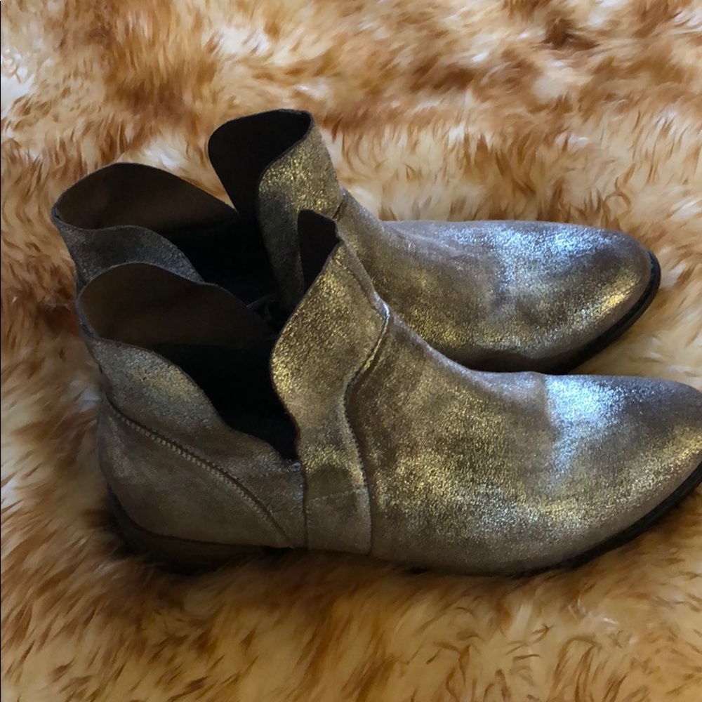 Seychelles Metallic Leather Booties Slze 8.5